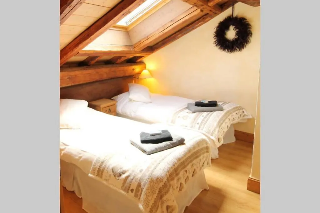 Chalet Grange A Charlotte, Meribel Les Allues Apartment